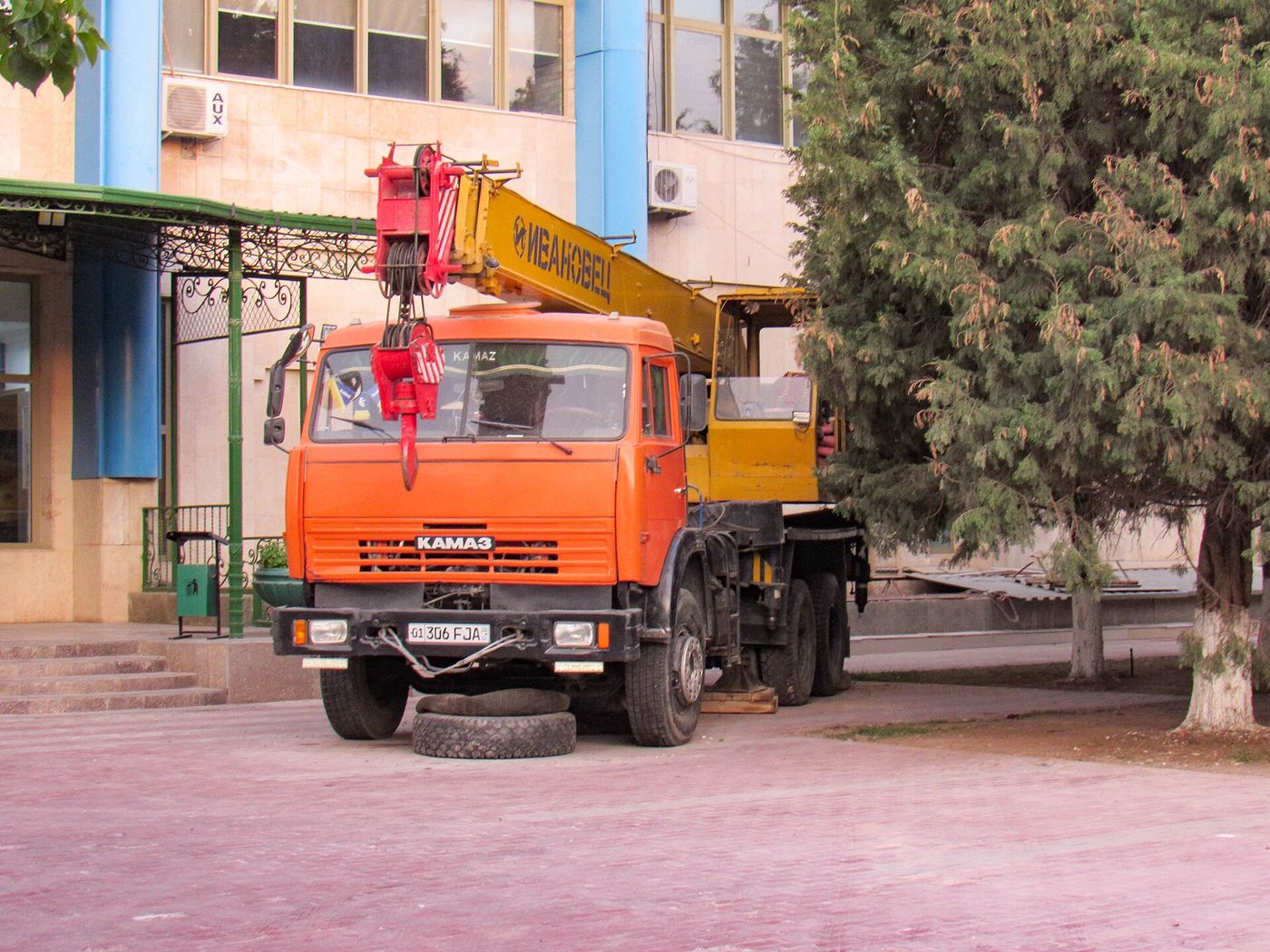 Автокран «Ивановец» 25 т на базе Урала